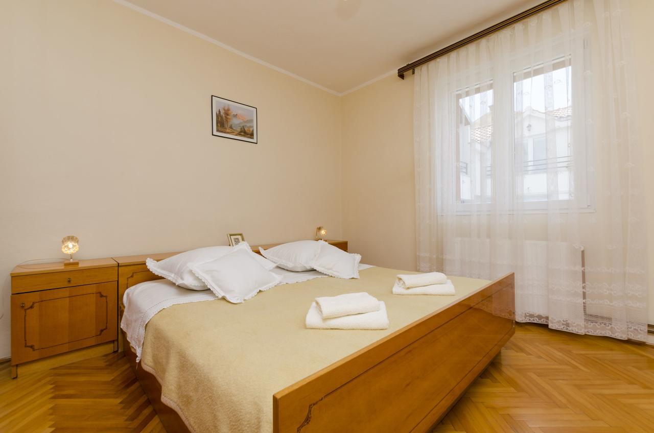 Apartment Antonija Primosten Exterior photo
